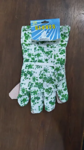 Guantes de jardinería con flores