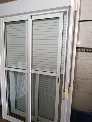 Ventana balconera aluminio  alto 226x130ancho