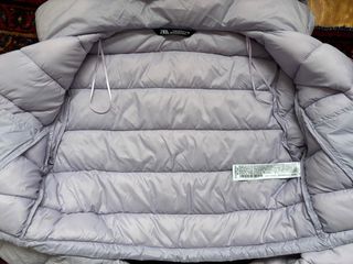 Chaqueta Zara Morada Corta Capucha