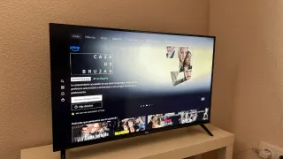 Smart TV TCL 32 pulgadas + Mueble TV + Cable HDMI