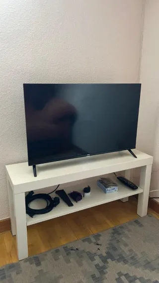 Smart TV TCL 32 pulgadas + Mueble TV + Cable HDMI