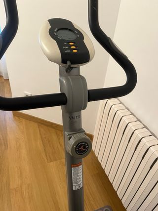 Bicicleta Estática Gris y Negra