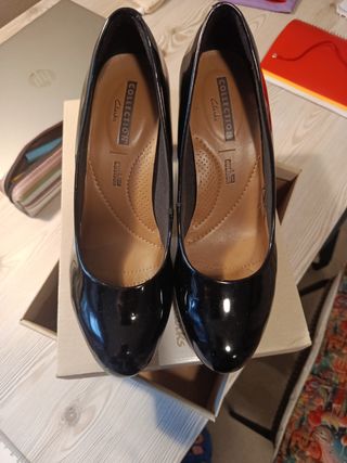 Tacones negros Clarks
