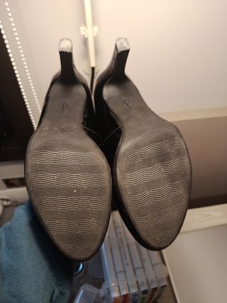 Tacones negros Clarks