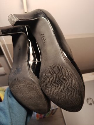Tacones negros Clarks