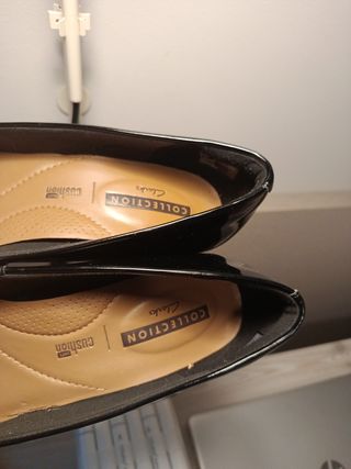 Tacones negros Clarks