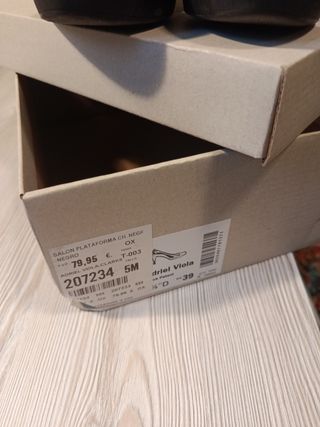 Tacones negros Clarks