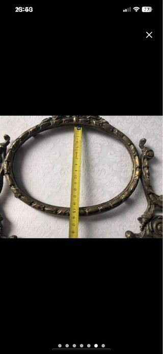 Marco ovalado de bronce antiguo