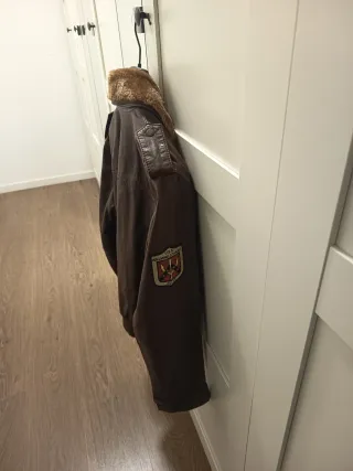 Cazadora Seventy Marrón con Cuello Peludo