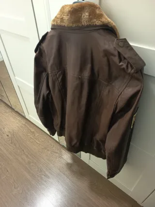 Cazadora Seventy Marrón con Cuello Peludo