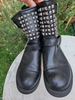 Stivaletti donna con borchie e fibbia misura 41