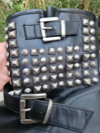 Stivaletti donna con borchie e fibbia misura 41