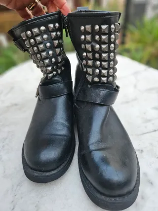 Stivaletti donna con borchie e fibbia misura 41