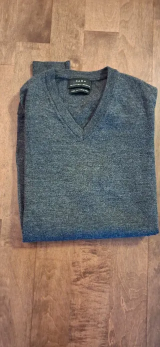 Jersey Zara cuello pico gris