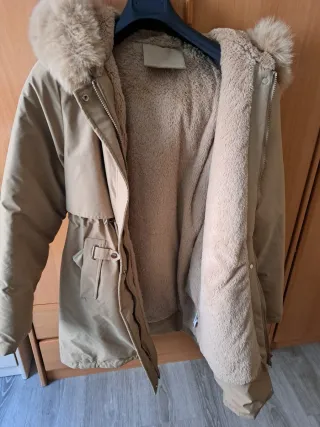 Abrigo beige con forro de borreguito