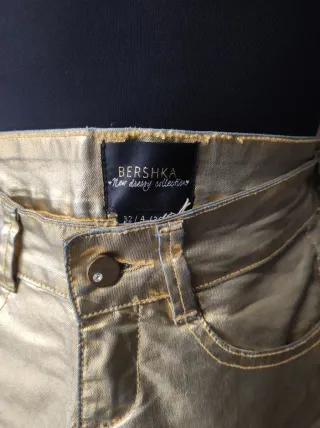 Vaqueros dorados Bershka T32