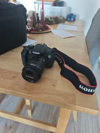 Canon EOS 700D Cámara DSLR Negra