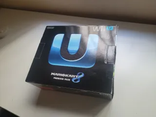 Nintendo Wii U Mario Kart 8 Premium Pack