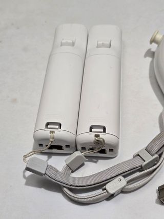 2 controller Nintendo Wii + 2 nunchuk bianco