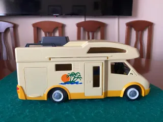Caravana Playmobil con familia