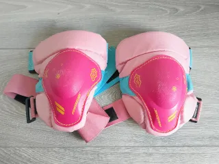 Pattini rosa con protezioni