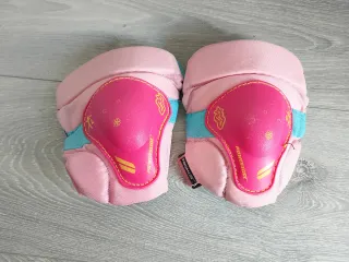 Pattini rosa con protezioni