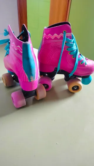 Patines rosas y turquesa