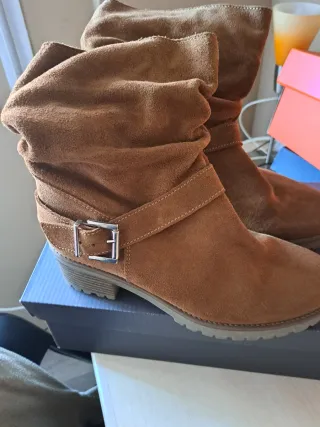 Botas de ante marrones