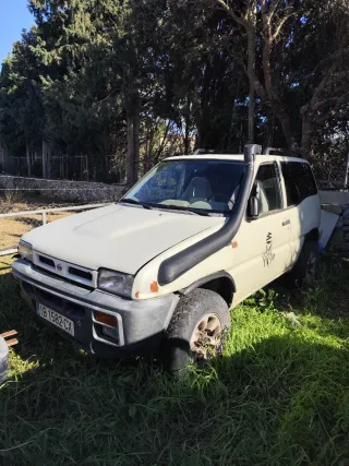 Nissan Terrano II 2000