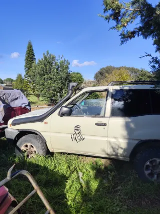 Nissan Terrano II 2000