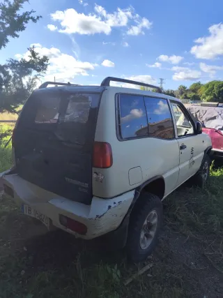 Nissan Terrano II 2000