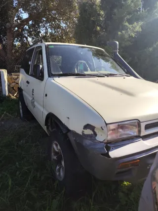 Nissan Terrano II 2000