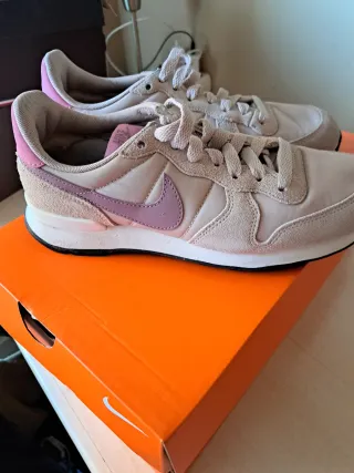 Nike Bambas Beige y Rosa