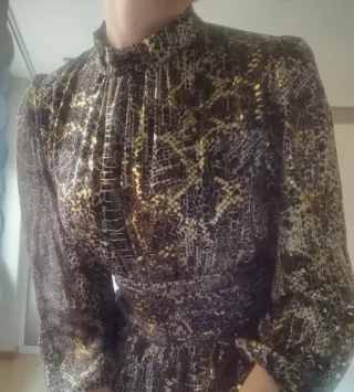 Vestido estampado marrón y amarillo