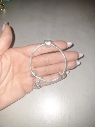 Pulsera Pandora Corazón y Abalorios Escucho oferta