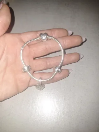 Pulsera Pandora Corazón y Abalorios Escucho oferta