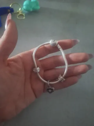 Pulsera Pandora Corazón y Abalorios Escucho oferta