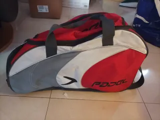 Palas de pádel y bolso deportivo