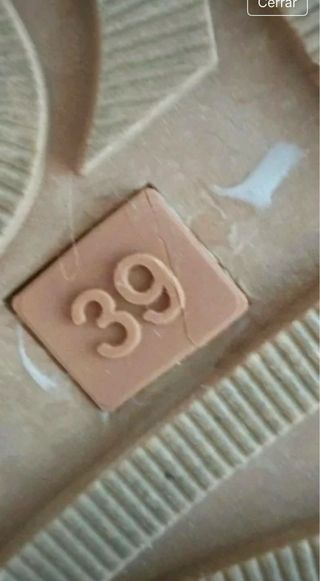 Botines beige pompón talla 39