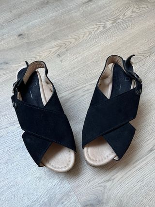 Sandalias cuña negras
