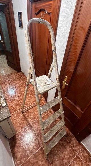 Escalera de pintor plegable