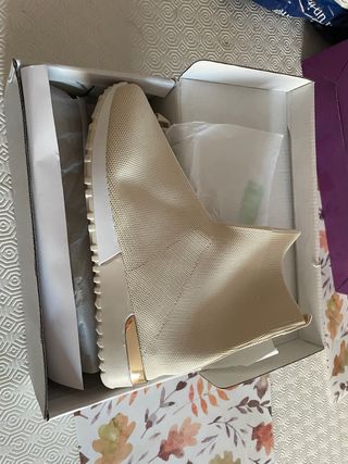 Botines beige de punto