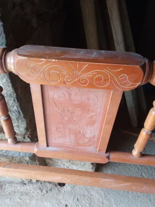 Lote Cama Antigua + Armario + Cómoda