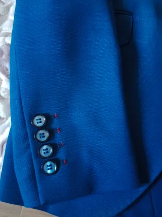 Traje de vestir azul juvenil. Noche. Graduacion.