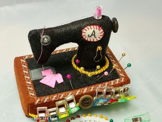 Alfiletero Máquina Coser Negra y Marrón