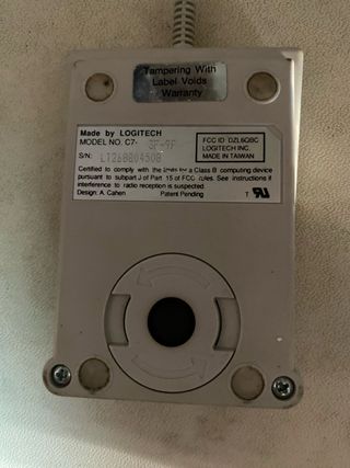 Ratón Logitech modelo C7 bola