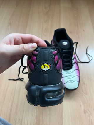Nike Air Max TN moradas y amarillas