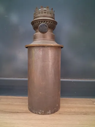 Quinqué antiguo de latón