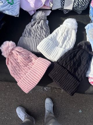 Gorros de lana con pompón