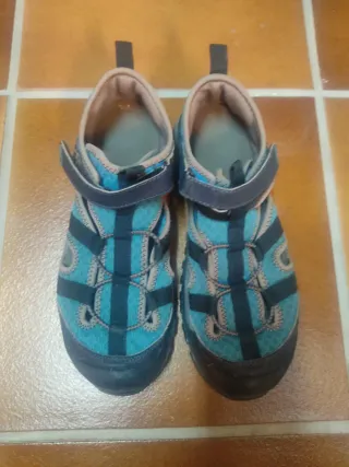 Chanclas de agua azules